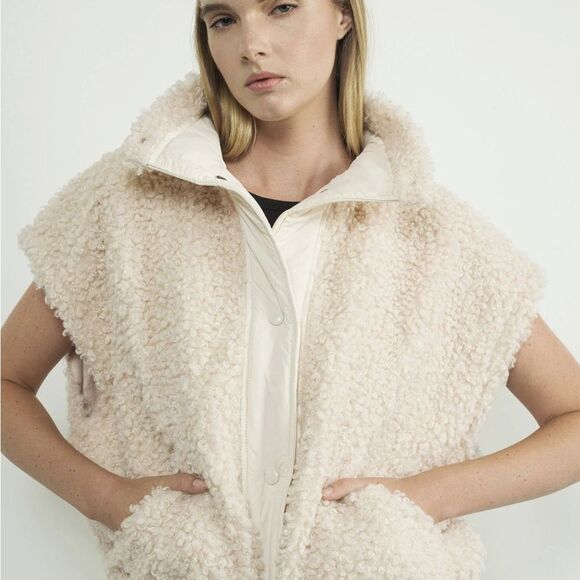 NWT Aaron & Amber Oversized Sherpa cozy Vest Sz S - Picture 2 of 10